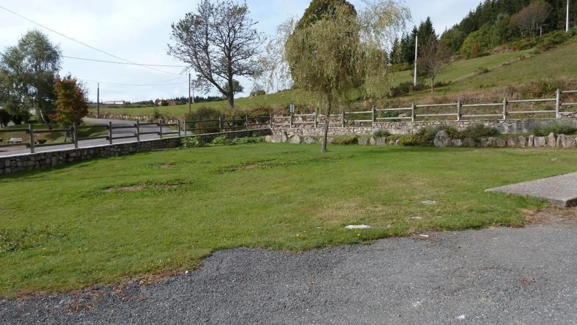 Gite 3 Chambres Avec Jardin, Toutes Charges Incluses, Animaux Acceptes, Randonnee A Proximite - Fr-1-496-197 La Chambonie Дом отдыха